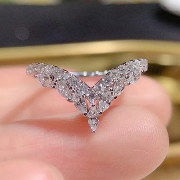 925 Sterling Silver Tiara Design CZ Ring - Picture 6 of 7